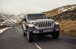 Jeep Wrangler, front action 2